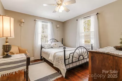Bedroom - 153 Skyway Dr, Marshall, NC 28753 photo 5 of 6