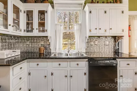 Kitchen - 153 Skyway Dr, Marshall, NC 28753 photo 1 of 2