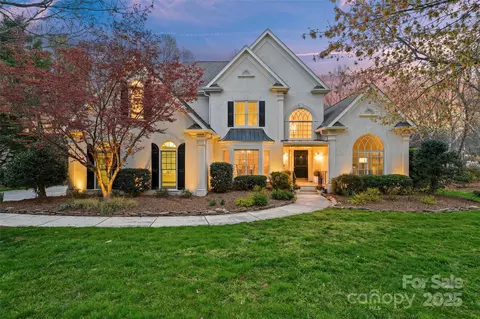 6439 Seton House Ln, Charlotte, NC 28277
