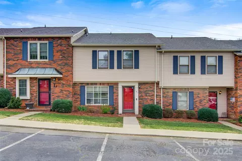 2705 N Center 51 St #51, Hickory, NC 28601