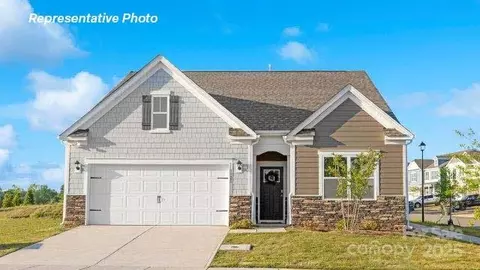 808 Candy Dr, Statesville, NC 28677