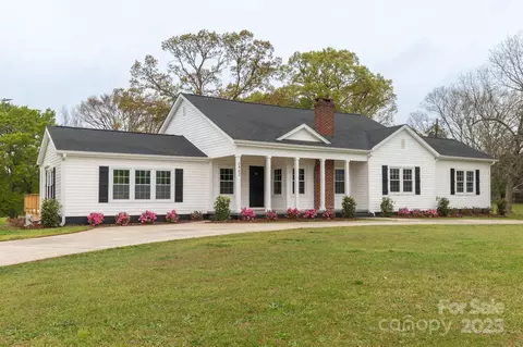 6462 Richburg Rd, Great Falls, SC 29055