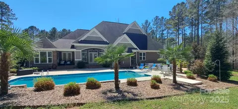 1012 Ledge Wood Ln, Clover, SC 29710