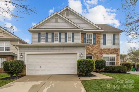 6627 Latherton Ln, Charlotte, NC 28278