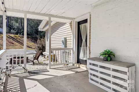 Exterior - 59 W Poplar Dr, Marion, NC 28752 photo 7 of 9