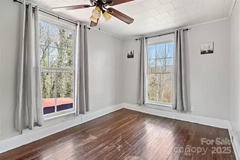 Bedroom - 59 W Poplar Dr, Marion, NC 28752 photo 8 of 9