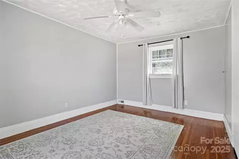 Bedroom - 59 W Poplar Dr, Marion, NC 28752 photo 4 of 9