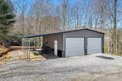 Exterior - 59 W Poplar Dr, Marion, NC 28752 photo 5 of 9