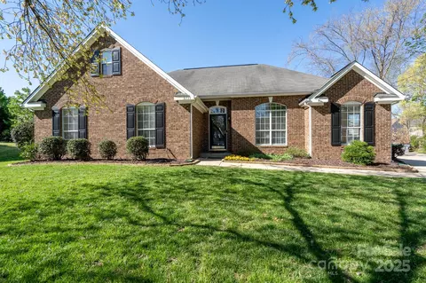 6111 Tesh Ct, Charlotte, NC 28269