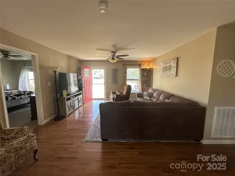 52 Restful Ln, Hickory, NC 28601 photo 4
