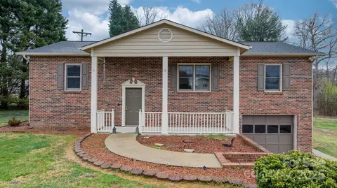 2711 Jordan Pl, Hudson, NC 28638