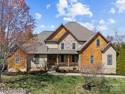 1 Sterling Run Dr, Fletcher, NC 28732