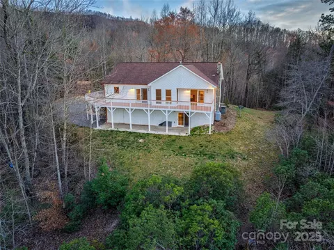 3675 Chetola Dr, Lenoir, NC 28645