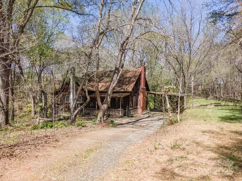 2018 Fox Creek Trl, Lincolnton, NC 28092
