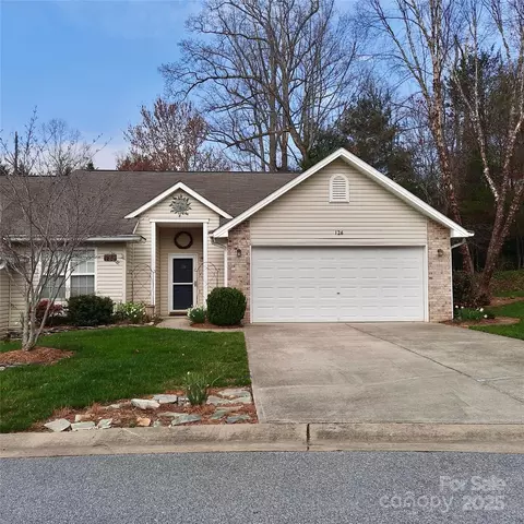 126 Wiltshire Cir, Fletcher, NC 28732