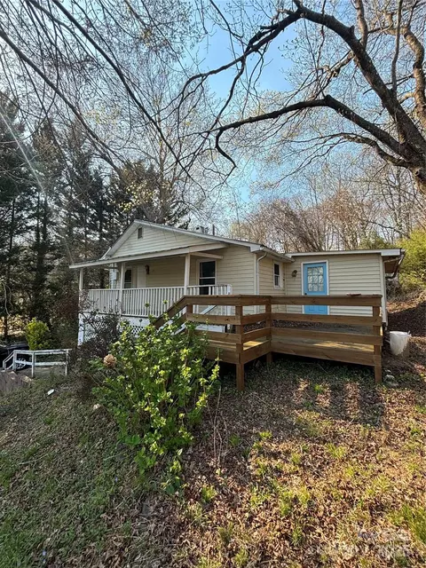 30 Porter St, Tryon, NC 28782