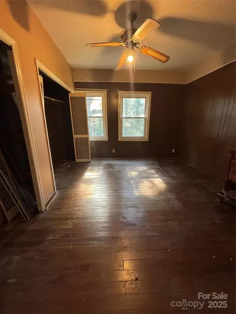 30 Porter St, Tryon, NC 28782 photo 9