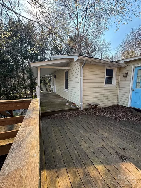 30 Porter St, Tryon, NC 28782 photo 3