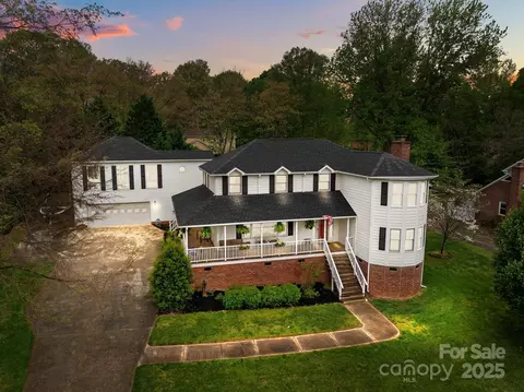 16421 Breckshire Dr, Huntersville, NC 28078