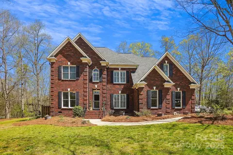420 Woodlark Ct, Indian Trail, NC 28079