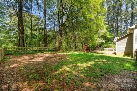 Exterior - 2014 Cardinal Loop, Stanley, NC 28164 photo 8 of 8