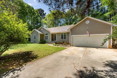 Exterior - 2014 Cardinal Loop, Stanley, NC 28164 photo 2 of 8