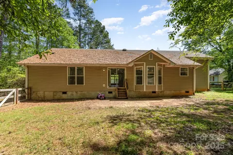 Exterior - 2014 Cardinal Loop, Stanley, NC 28164 photo 5 of 8