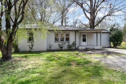 634 Hartness Rd, Statesville, NC 28677