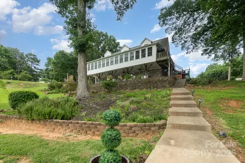 109 Summersong Ln, Mooresville, NC 28117