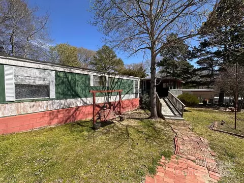 200 Leaf Ct, Clover, SC 29710