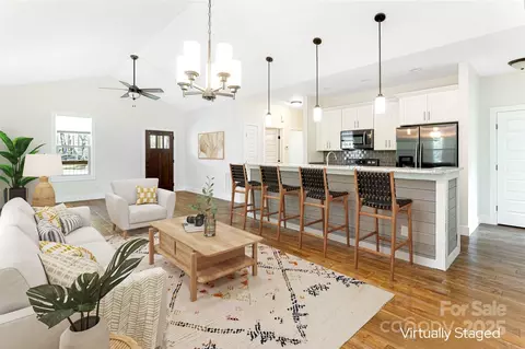 220 Mount Allen Hts, Black Mountain, NC 28711