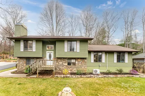 1 Parkway Loop, Asheville, NC 28803