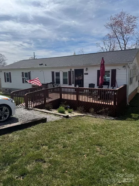 111 Glendale St, Morganton, NC 28655