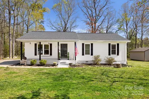 121 Country Ln, Belmont, NC 28012