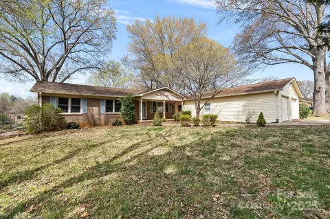 236 W Edison Dr, Statesville, NC 28625