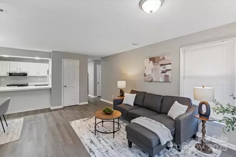 6224 Rosecroft Dr, Charlotte, NC 28215