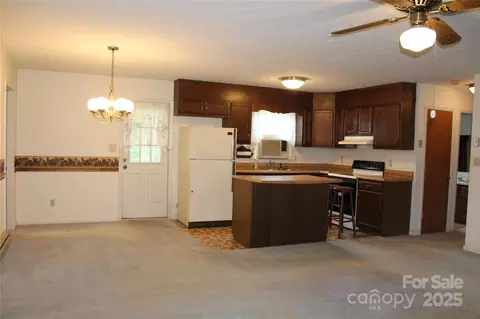 Living - 2339 Crestview St, Morganton, NC 28655 photo 1 of 3
