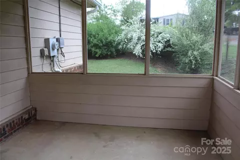 Exterior - 2339 Crestview St, Morganton, NC 28655 photo 6 of 8