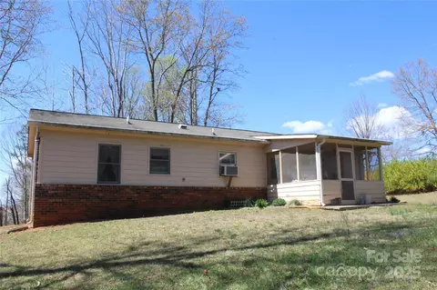 Exterior - 2339 Crestview St, Morganton, NC 28655 photo 1 of 8