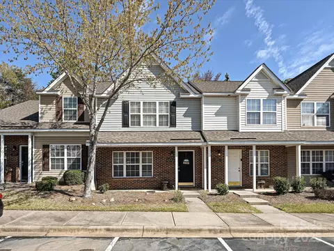 3231 Blythe Ridge Ct, Charlotte, NC 28213