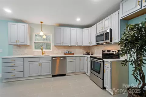 220 E Bell 7 St #7, Statesville, NC 28677