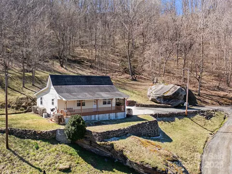 427 Johnson Cemetery Rd, Bakersville, NC 28705