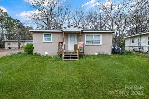 576 Washington Ln, Albemarle, NC 28001