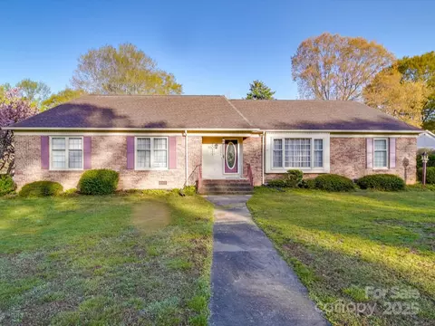1604 Buckingham Ave, Gastonia, NC 28054