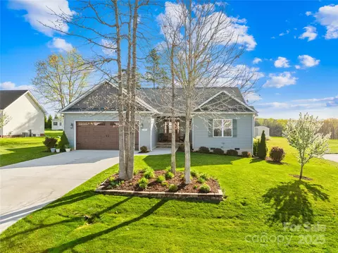 147 Castle Pines Ln, Statesville, NC 28625
