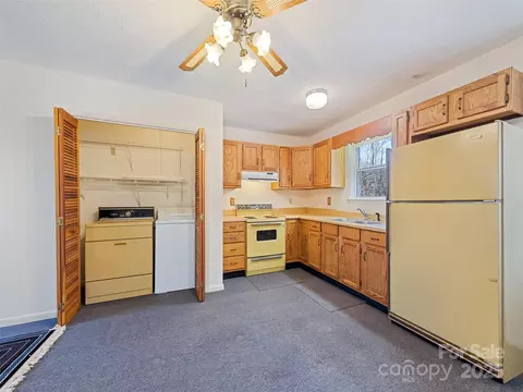 91 Jeter Rd, Clyde, NC 28721 photo 21
