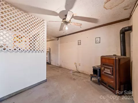 91 Jeter Rd, Clyde, NC 28721 photo 29