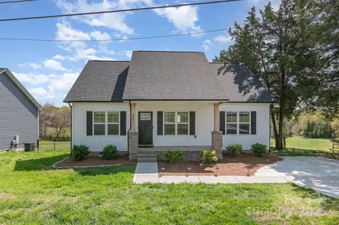 623 N Skyland Dr, Mount Pleasant, NC 28124