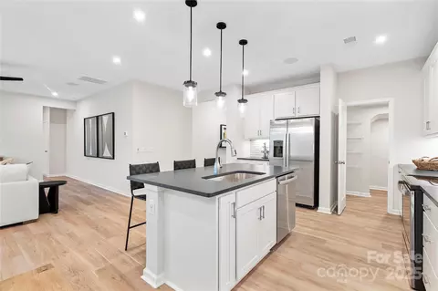 8009 Franklin Trail St, Mint Hill, NC 28227