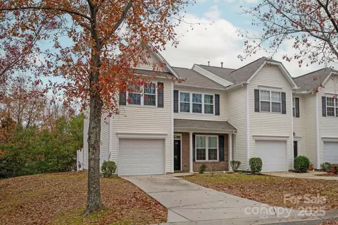2269 Winthrop Chase Dr, Charlotte, NC 28212